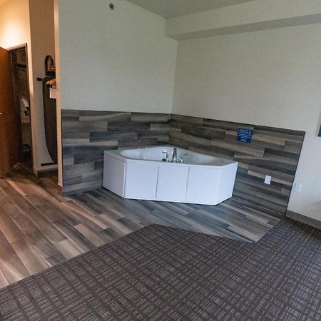 Cobblestone Hotel & Suites-Sheldon Extérieur photo