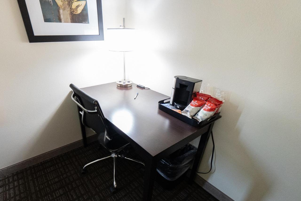 Cobblestone Hotel & Suites-Sheldon Extérieur photo