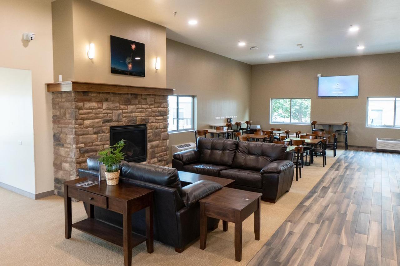 Cobblestone Hotel & Suites-Sheldon Extérieur photo