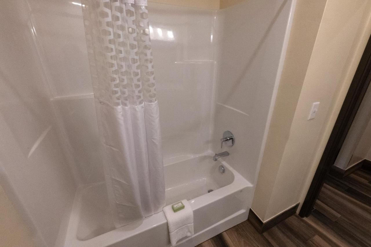 Cobblestone Hotel & Suites-Sheldon Extérieur photo